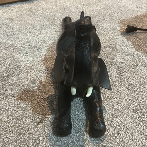 Vintage Leather Wrapped Elephant Laying Down Statue - Picture 2 of 9